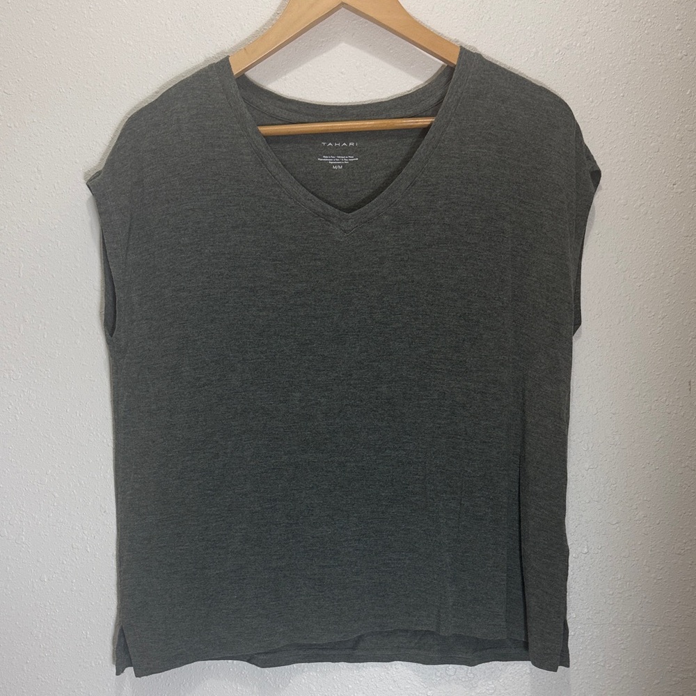 Tahari T-Shirt, Size M